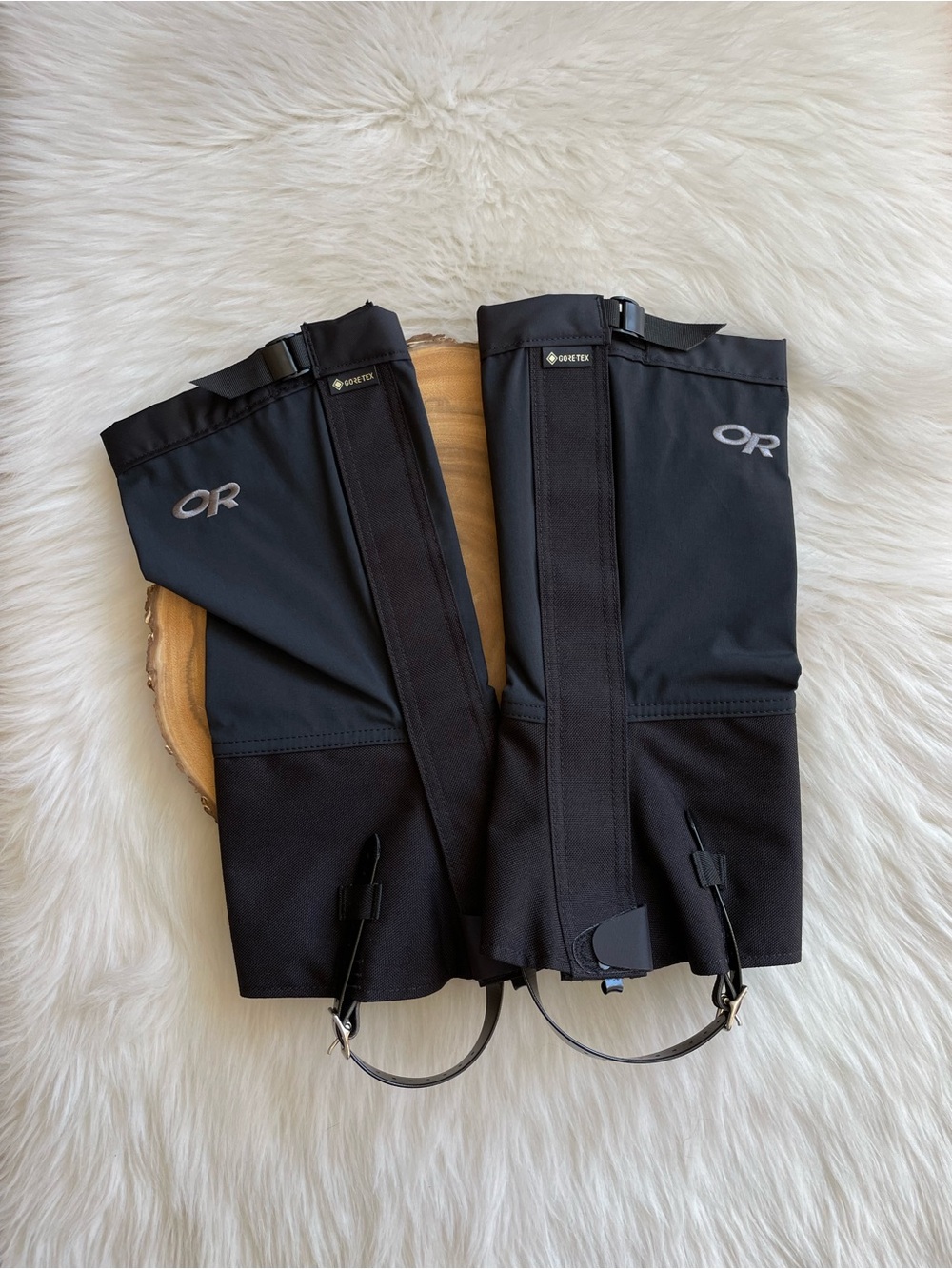 NWOT Outdoor Research Gore-Tex crocodile gaiters